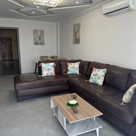 Near Finikoudes 3 拉纳卡