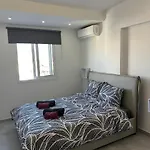 Near Finikoudes 3 Apartment *