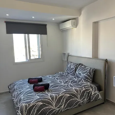 Near Finikoudes 3 Апартаменты *