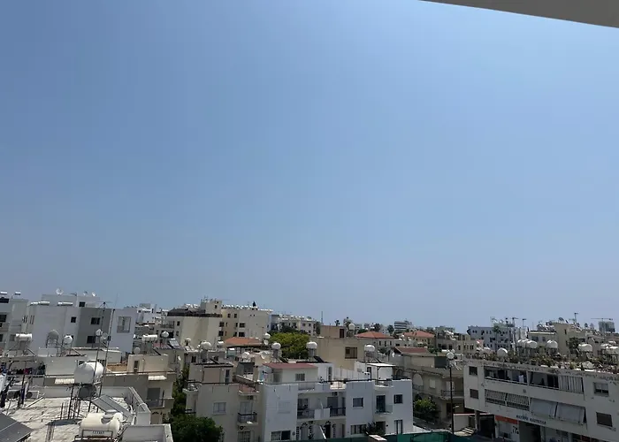 アパート Near Finikoudes 3 *