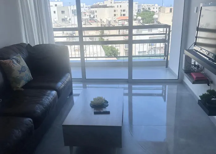 アパート Near Finikoudes 3