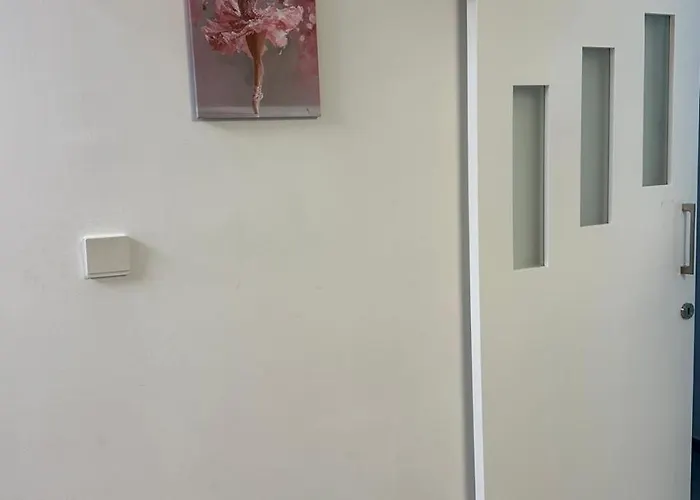 Near Finikoudes 3 アパート *